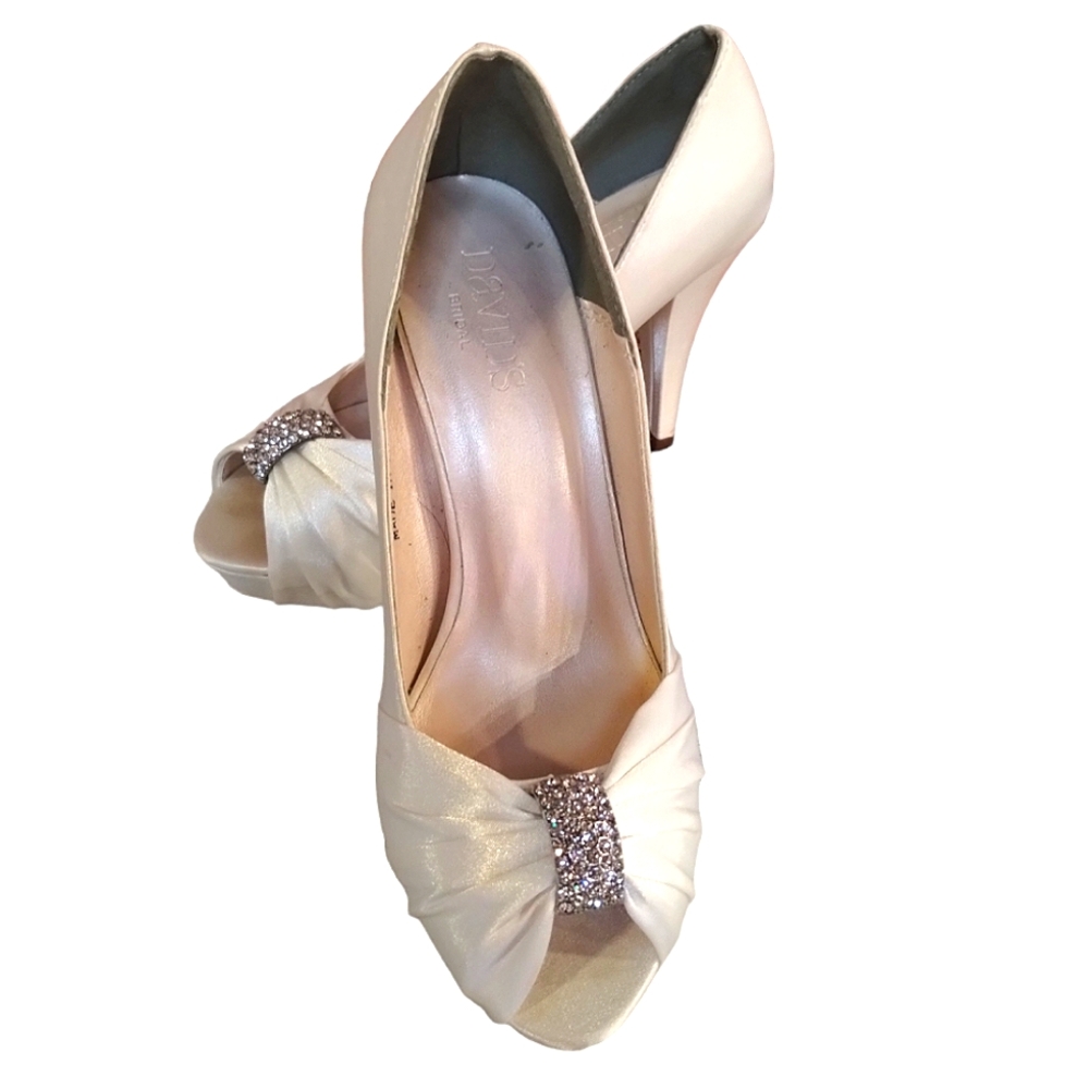 Charmeuse Diana Ivory Pleated Peep Toe Heels with Crystals 6M